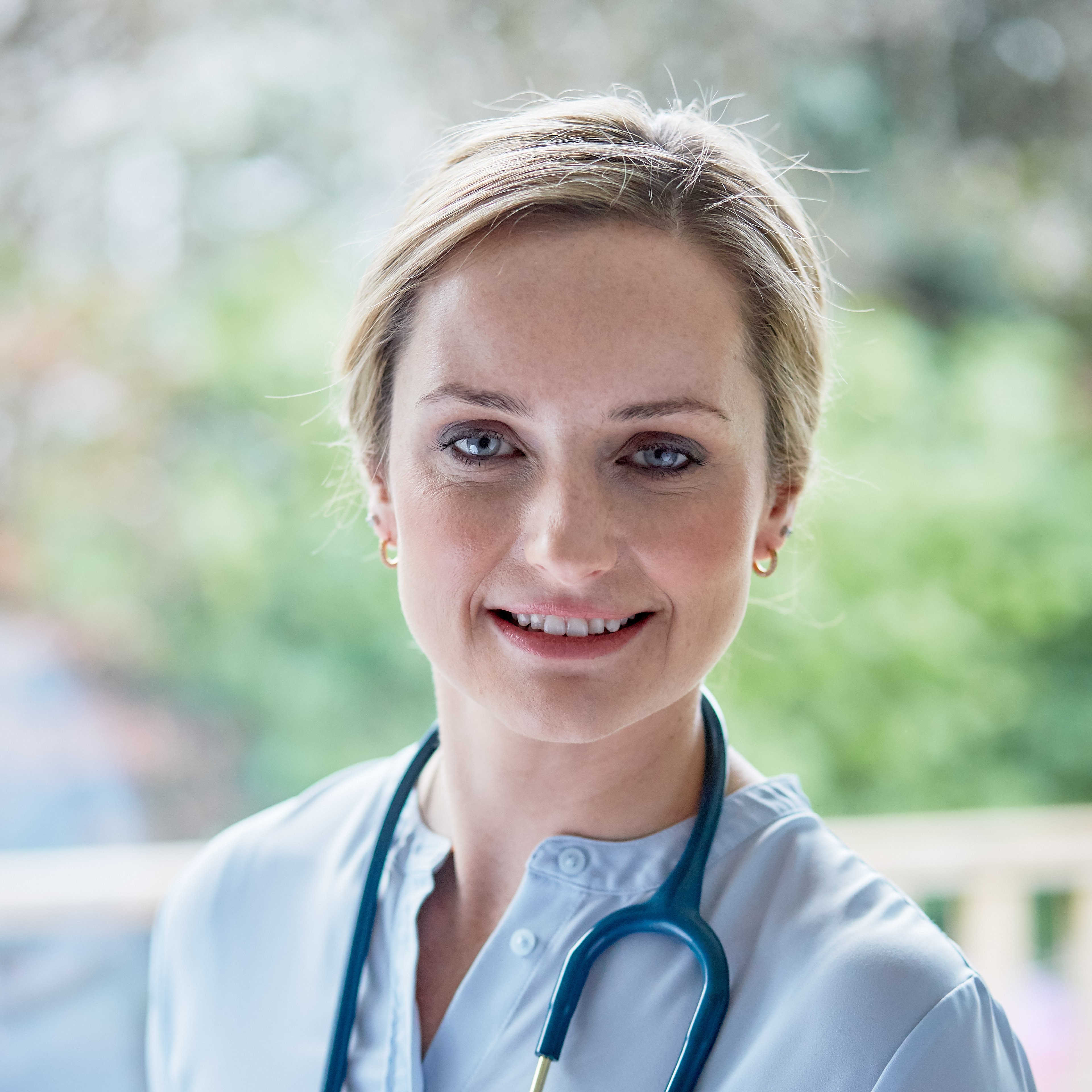 Dr Liza Thomas-Emrus