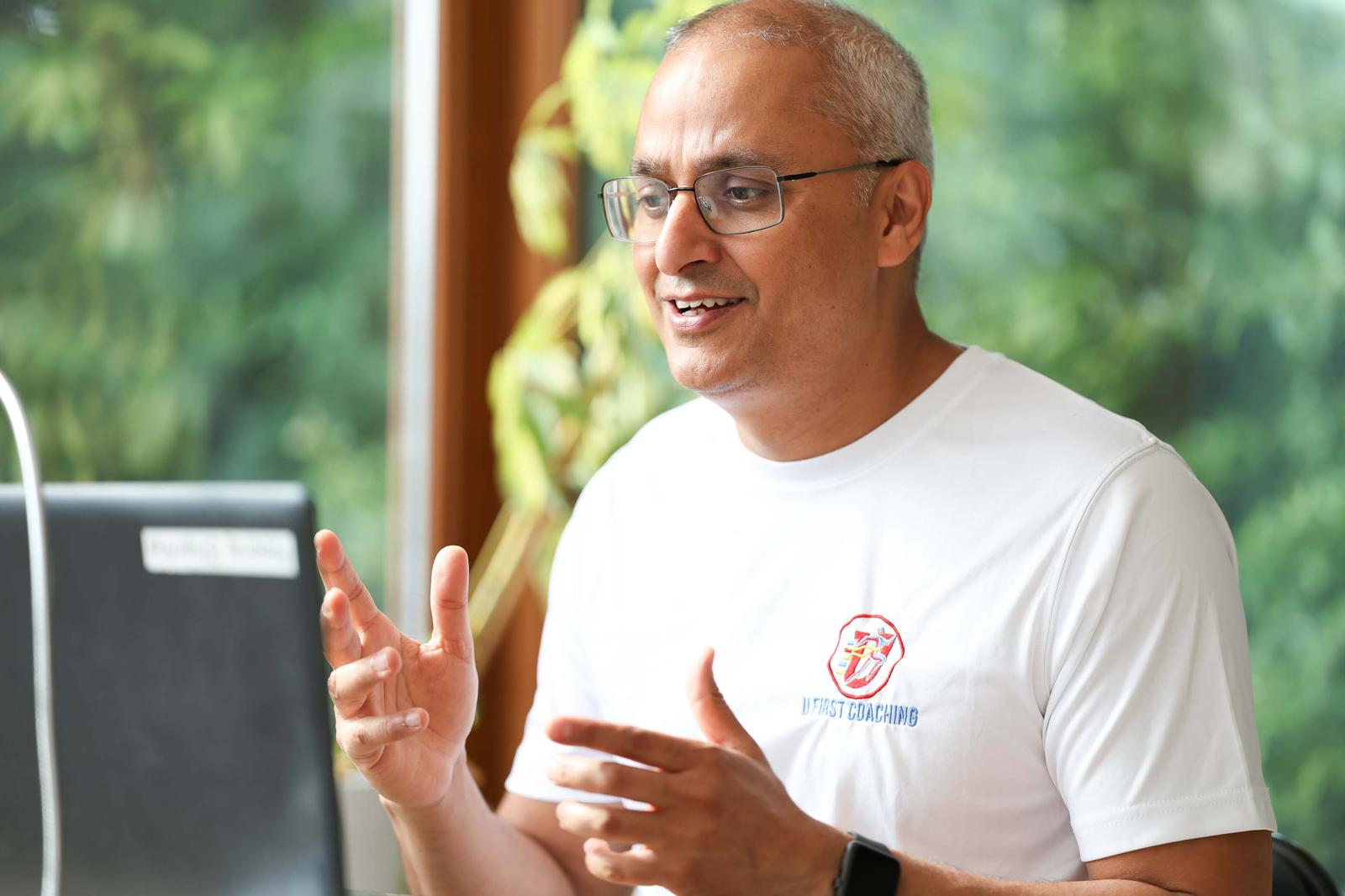 Dr Neeraj Sharma in a coaching session
